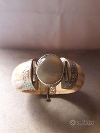BRACCIALE RIGIDO CON PIETRA