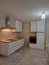 cucina completa angolare e dritta 420m come nuova 