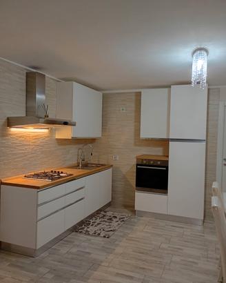 cucina completa angolare e dritta 420m come nuova 