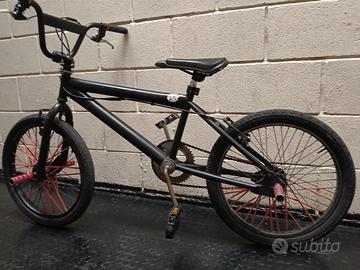 bicicletta BMX