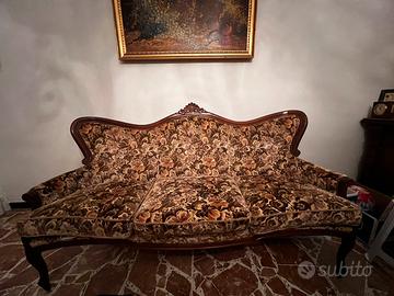 Divano 3 posti stile Novecento