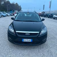 Ford Focus 1.6 (115CV) 5p. Bz.- GPL Titanium