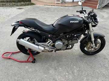 Moto Ducati Monster 750cc