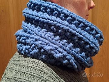 Scaldacollo in lana blu