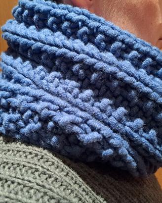 Scaldacollo in lana blu