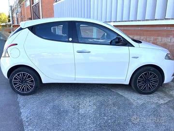 Lancia Ypsilon 1.2 Gold ecochic Gpl