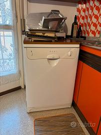 Lavastoviglie Indesit