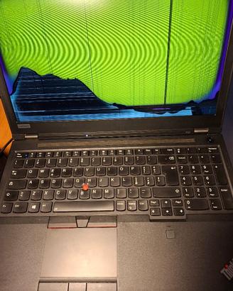 Port. P52 i7 500GB RAM 32GB NVIDIA P1000 LCD ROTTO