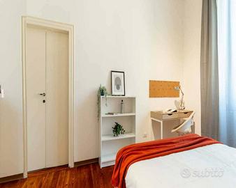 Stanza in appartamento di 86 m² a Milano