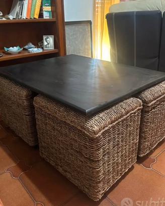 Tavolino da salotto con 4 pouf in vimini/giacinto