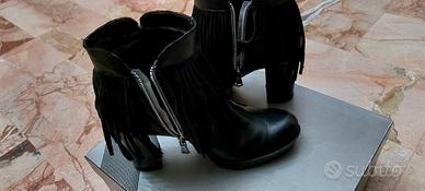 Tronchetti pelle nera con frange n.37 