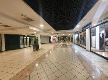 NEGOZIO A GARDONE VAL TROMPIA