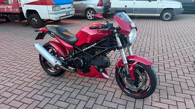 Moto Ducati monster 695