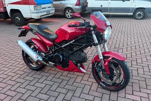 Moto Ducati monster 695