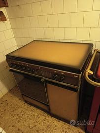 Cucina a gas ed elettrica combinata IGNIS