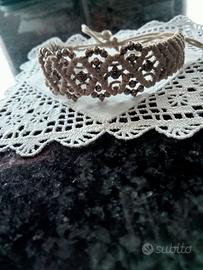 BRACCIALE IN MACRAME' CON PERLINE IN ACCIAIO
