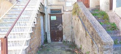 MONOLOCALE A CARBOGNANO