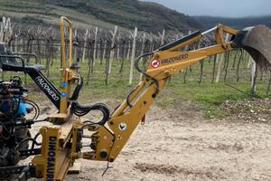 Escavatore Falconero