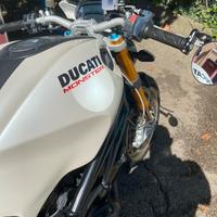 Ducati Monster 1100s