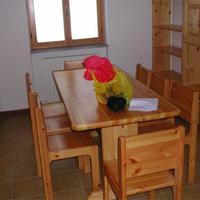 Tavolo 8 posti 185x80 in Abete chiaro con sedie