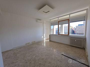 Appartamento di 150 m² con più di 5 locali a Bolog