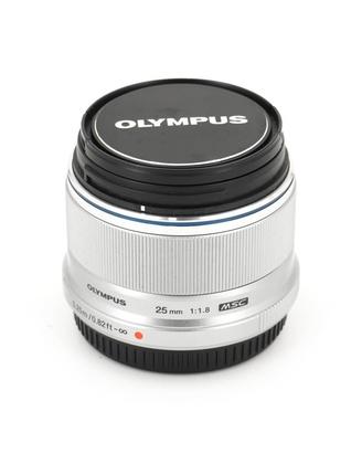 Olympus M.Zuiko Digital 25mm f/1.8 - Silver