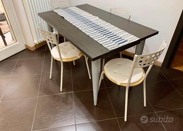 Tavolo legno rovere con gambe in acciaio + 4 sedie
