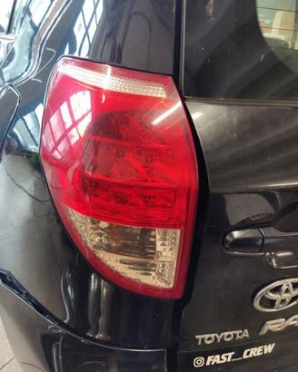 Fanale posteriore sinistro TOYOTA RAV 4 del 2007