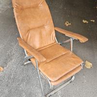 poltrona pieghevole e reclinabile