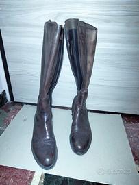 Stivali da donna in pelle marrone