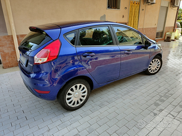 Ford Fiesta 1.4 GPL blu 5porte