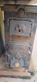 antico termosifone in ghisa