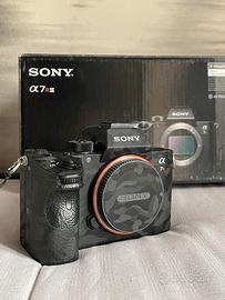 Sony A7Riii + 3 batterie + accessori