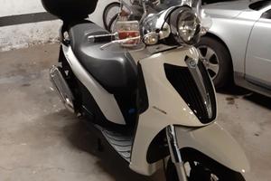 Piaggio Carnaby Cruiser 300