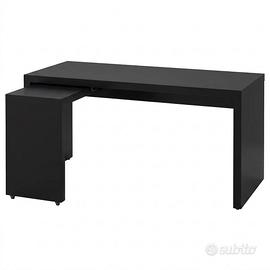 Scrivania IKEA Malm estraibile nera 151x65cm