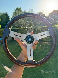 Volante in Legno Nardi Torino Classico con Clacson