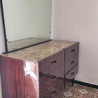 Cassettiera in legno e marmo rosa