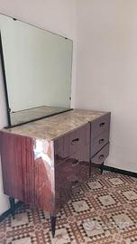 Cassettiera in legno e marmo rosa