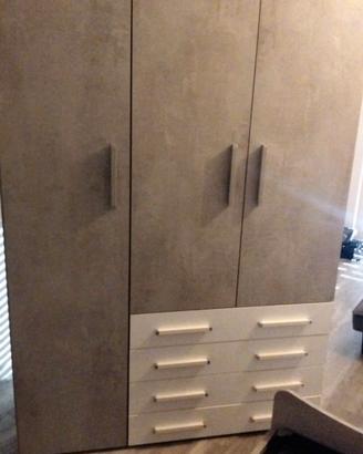 STANZA PRATICAMENTE NUOVA