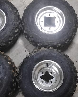 gomme e cerchi quad