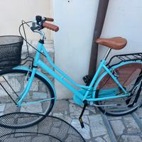 Bicicletta da passeggio con cestino