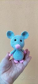 topolino realizzato a uncinetto 