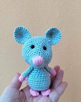 topolino realizzato a uncinetto 