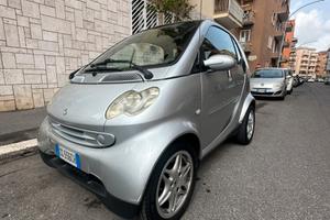 SMART Modello city-coupt/cabrio 700cc