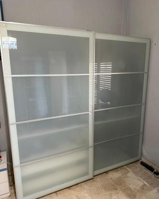 Armadio con ante scorrevoli Ikea