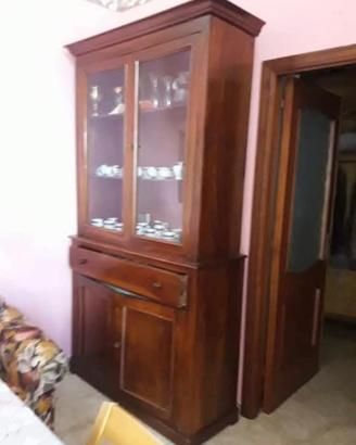 Credenza antica