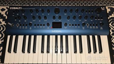 Modal Electronics Cobalt8 synth  tastiera