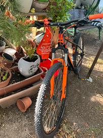 Mountain Bike KTM 29” - freni a disco Shimano