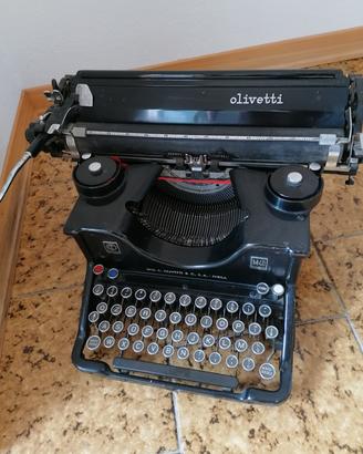 macchina da scrvere olivetti M40