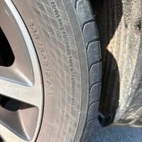 Quattro gomne invernali 235/50R18